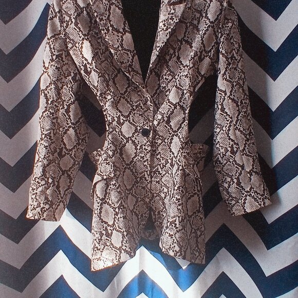 Fashion Nova Snakeskin Cutout Blazer Size XL - Picture 2 of 4